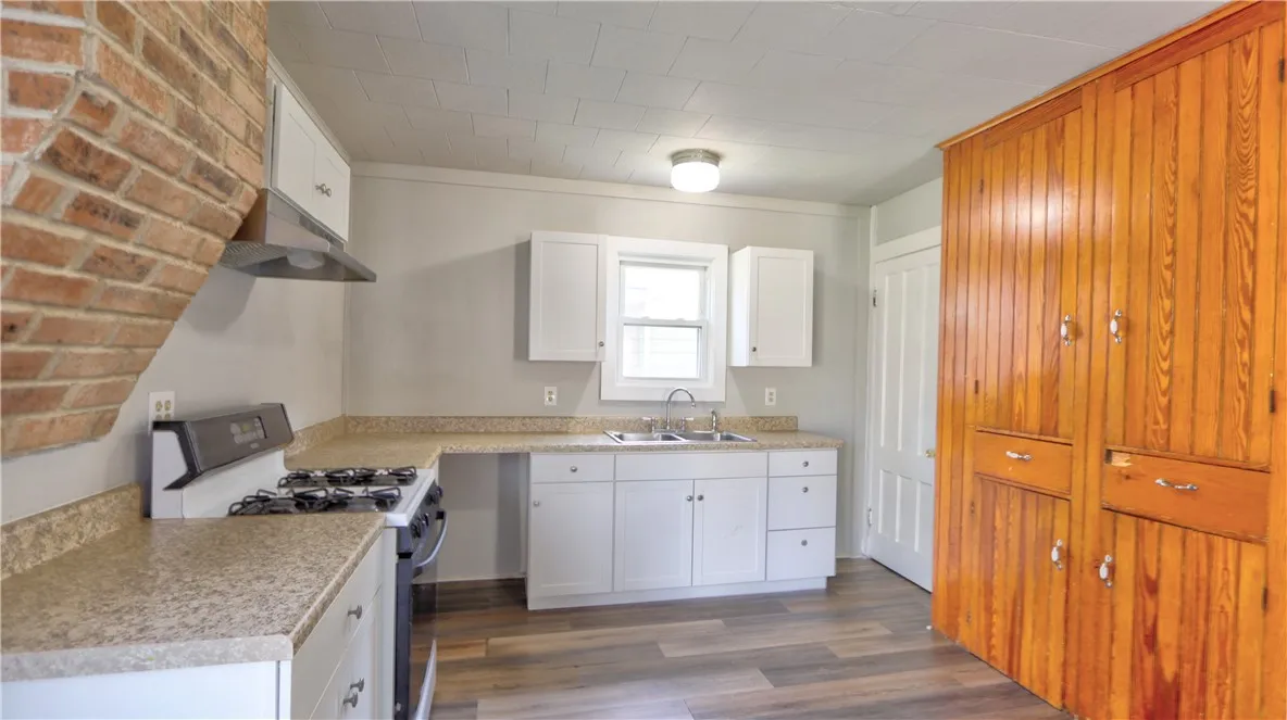 17 Maple Street, Seneca Falls, New York 13148, Seneca Falls, New York 13148, 3 Bedrooms Bedrooms, 5 Rooms Rooms,1 BathroomBathrooms,Residential,Closed,17 Maple Street, Seneca Falls, New York 13148,0,R1618225