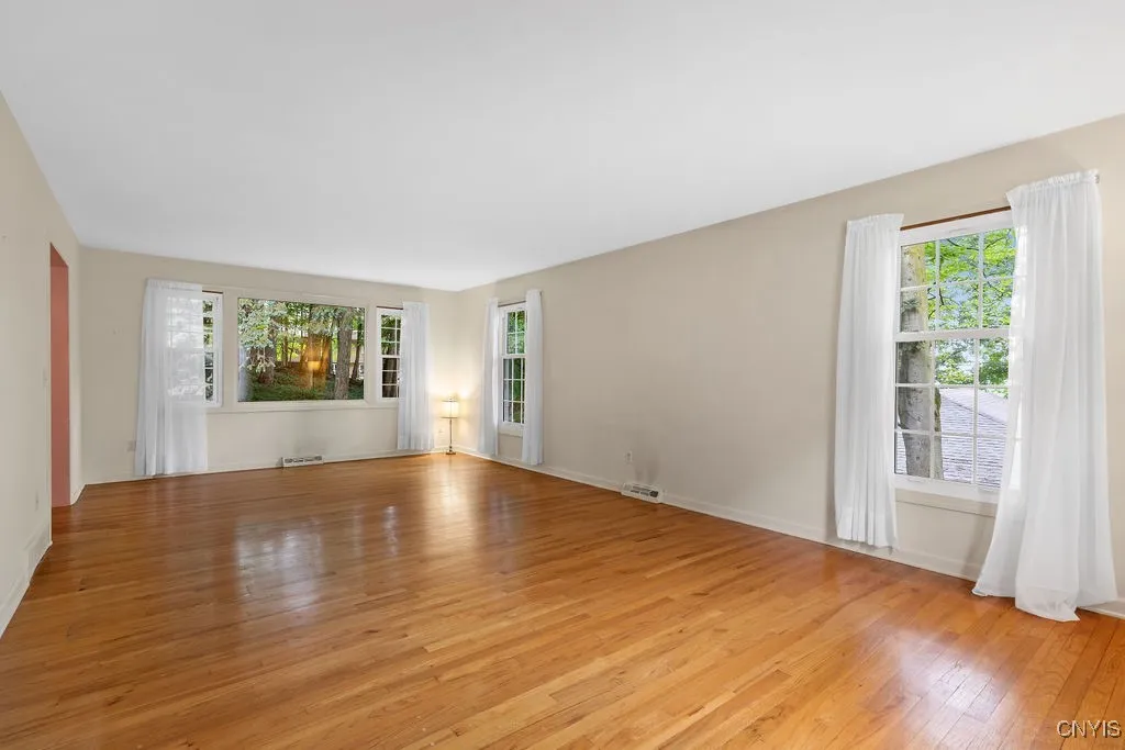 316 Broadview Drive, Syracuse, New York 13215, Syracuse, New York 13215, 4 Bedrooms Bedrooms, 11 Rooms Rooms,2 BathroomsBathrooms,Residential,Closed,316 Broadview Drive, Syracuse, New York 13215,0,S1618226