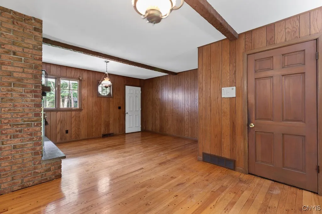 316 Broadview Drive, Syracuse, New York 13215, Syracuse, New York 13215, 4 Bedrooms Bedrooms, 11 Rooms Rooms,2 BathroomsBathrooms,Residential,Closed,316 Broadview Drive, Syracuse, New York 13215,0,S1618226