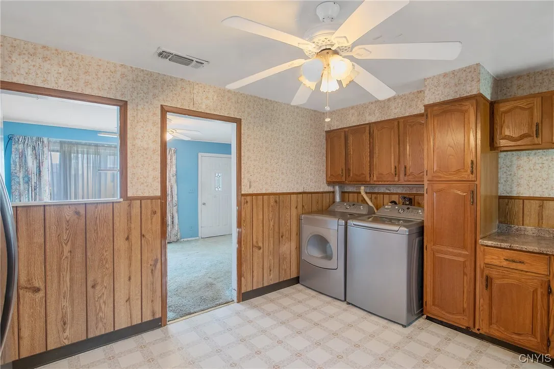 215 Tower Avenue, Salina, New York 13206, Salina, New York 13206, 3 Bedrooms Bedrooms, 6 Rooms Rooms,1 BathroomBathrooms,Residential,Closed,215 Tower Avenue, Salina, New York 13206,0,S1618497