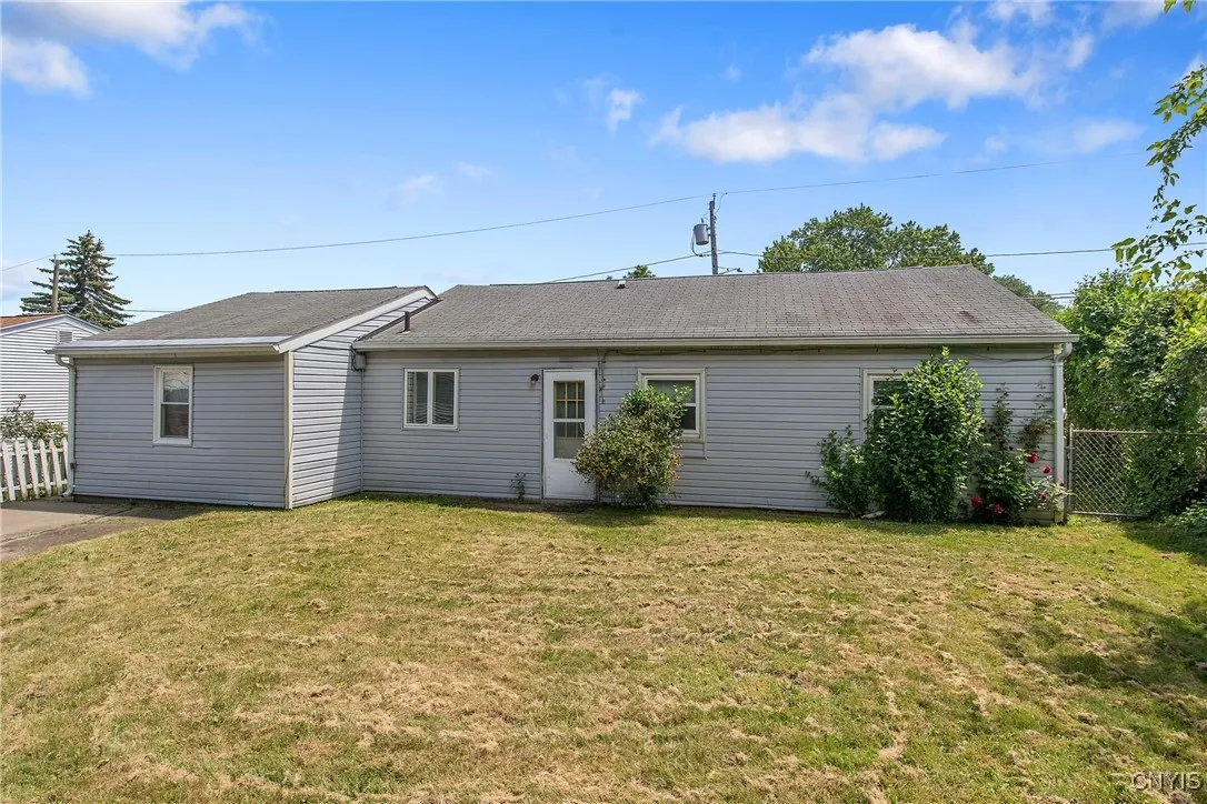 215 Tower Avenue, Salina, New York 13206, Salina, New York 13206, 3 Bedrooms Bedrooms, 6 Rooms Rooms,1 BathroomBathrooms,Residential,Closed,215 Tower Avenue, Salina, New York 13206,0,S1618497