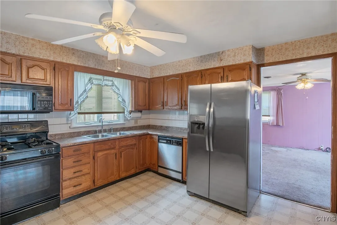 215 Tower Avenue, Salina, New York 13206, Salina, New York 13206, 3 Bedrooms Bedrooms, 6 Rooms Rooms,1 BathroomBathrooms,Residential,Closed,215 Tower Avenue, Salina, New York 13206,0,S1618497