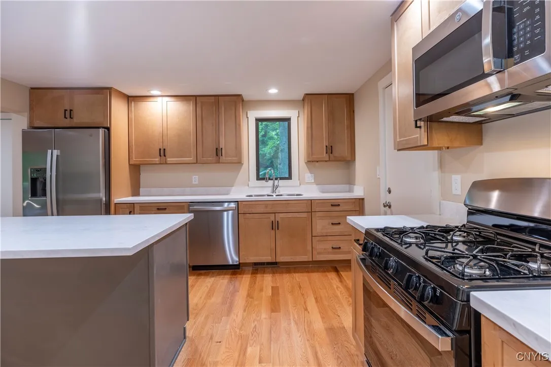 8730 Radburn Drive, Lysander, New York 13027, Lysander, New York 13027, 3 Bedrooms Bedrooms, 11 Rooms Rooms,3 BathroomsBathrooms,Residential,Closed,8730 Radburn Drive, Lysander, New York 13027,0,S1616199