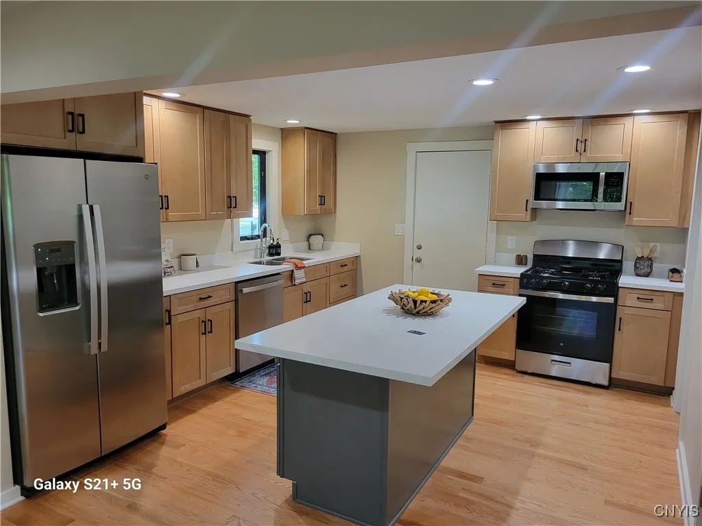 8730 Radburn Drive, Lysander, New York 13027, Lysander, New York 13027, 3 Bedrooms Bedrooms, 11 Rooms Rooms,3 BathroomsBathrooms,Residential,Closed,8730 Radburn Drive, Lysander, New York 13027,0,S1616199