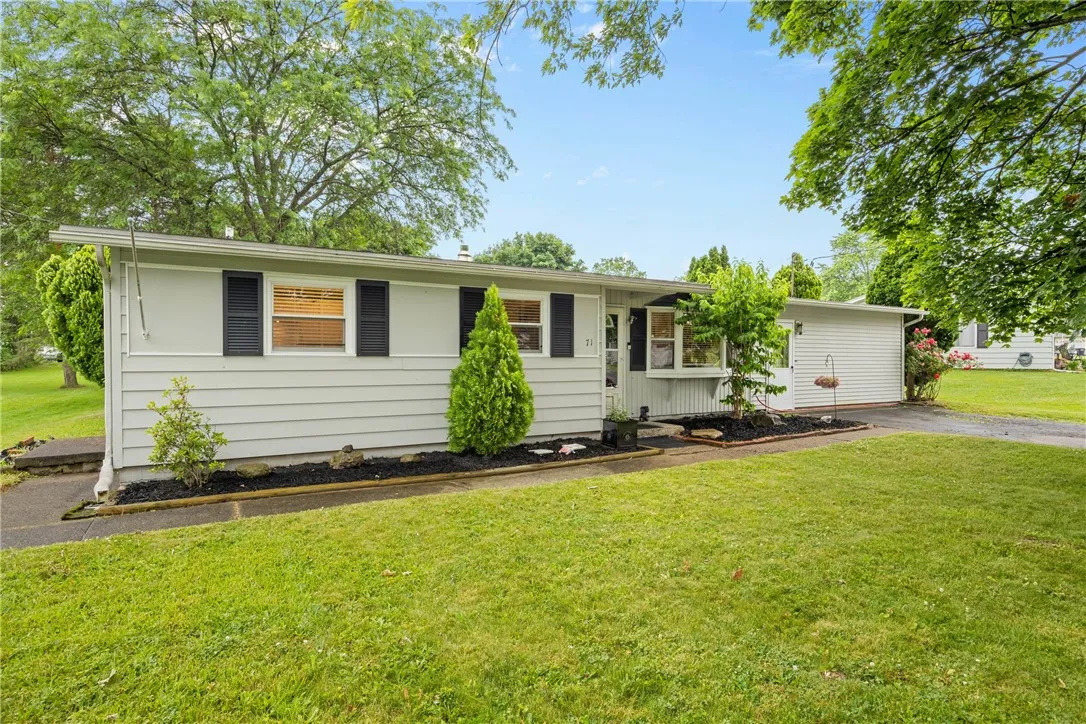 71 Bennett Street, Geneva, New York 14456, Geneva City, New York 14456, 4 Bedrooms Bedrooms, 6 Rooms Rooms,1 BathroomBathrooms,Residential,Closed,71 Bennett Street, Geneva, New York 14456,0,R1616581