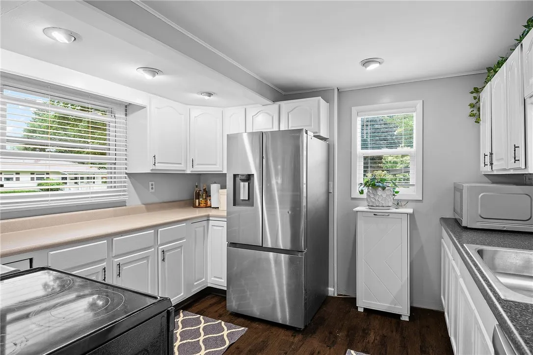 71 Bennett Street, Geneva, New York 14456, Geneva City, New York 14456, 4 Bedrooms Bedrooms, 6 Rooms Rooms,1 BathroomBathrooms,Residential,Closed,71 Bennett Street, Geneva, New York 14456,0,R1616581