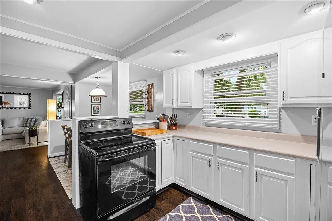 71 Bennett Street, Geneva, New York 14456, Geneva City, New York 14456, 4 Bedrooms Bedrooms, 6 Rooms Rooms,1 BathroomBathrooms,Residential,Closed,71 Bennett Street, Geneva, New York 14456,0,R1616581
