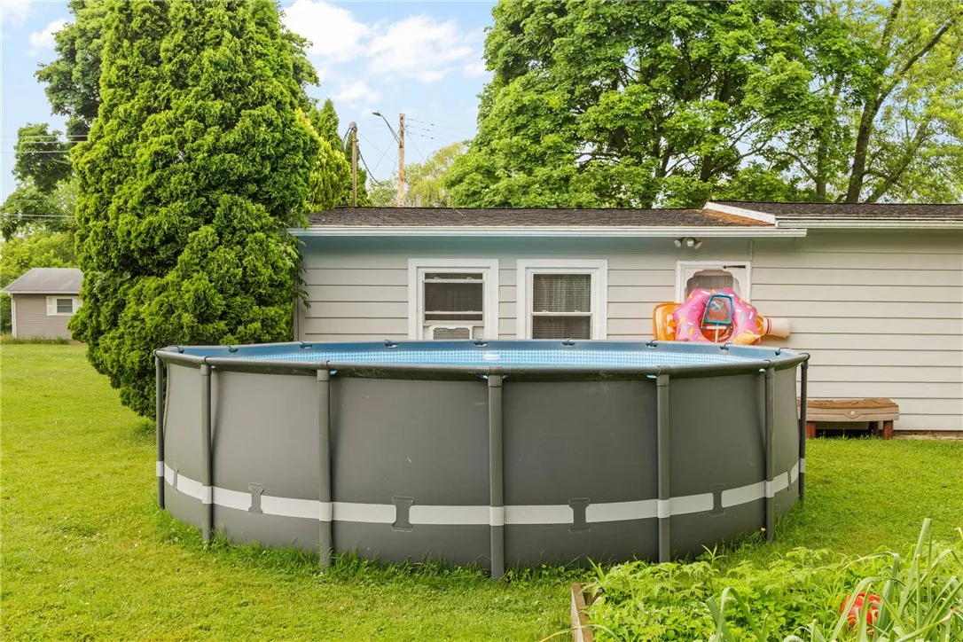71 Bennett Street, Geneva, New York 14456, Geneva City, New York 14456, 4 Bedrooms Bedrooms, 6 Rooms Rooms,1 BathroomBathrooms,Residential,Closed,71 Bennett Street, Geneva, New York 14456,0,R1616581