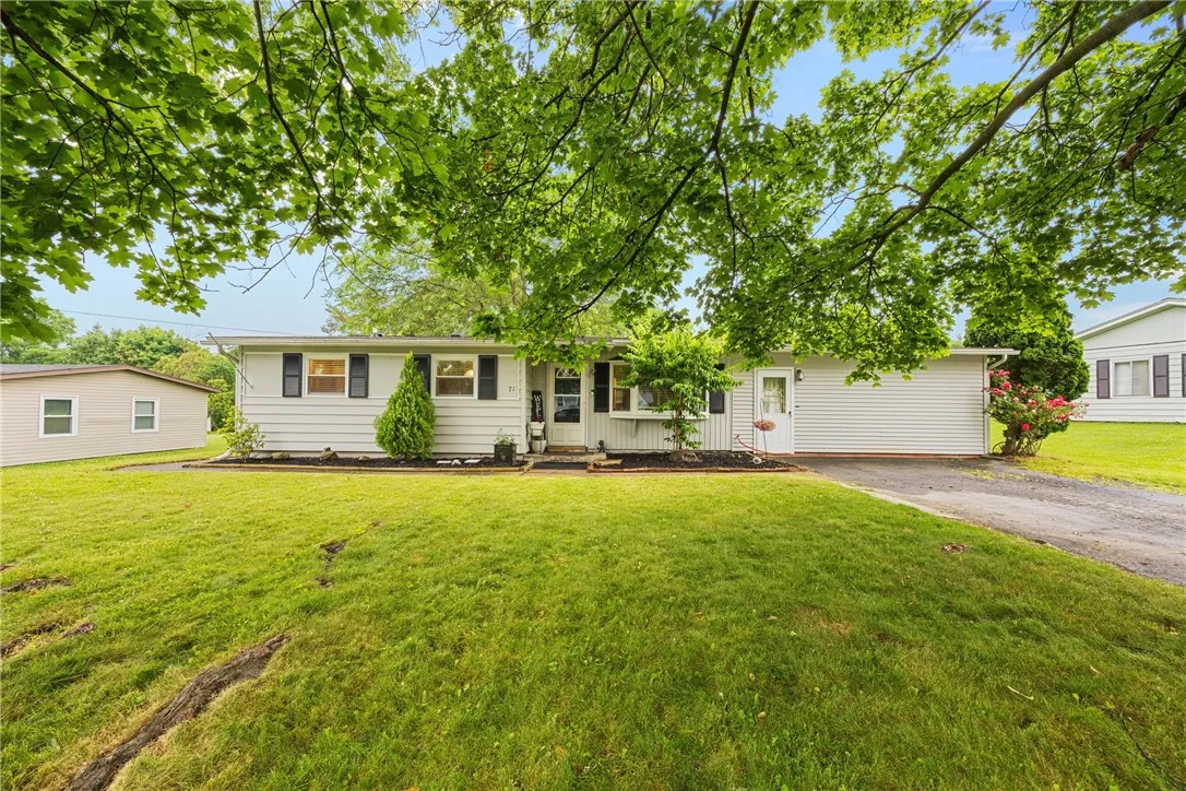 71 Bennett Street, Geneva, New York 14456, Geneva City, New York 14456, 4 Bedrooms Bedrooms, 6 Rooms Rooms,1 BathroomBathrooms,Residential,Closed,71 Bennett Street, Geneva, New York 14456,0,R1616581