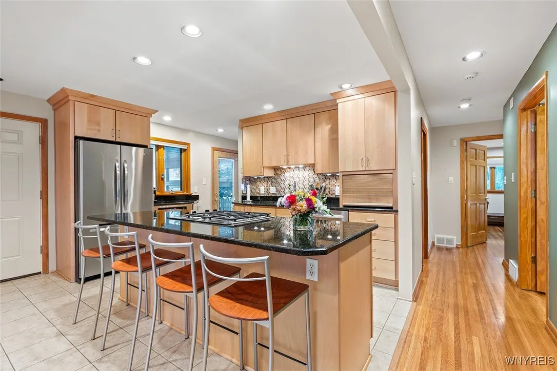 152 Bentham Parkway East, Amherst, New York 14226, Amherst, New York 14226, 2 Bedrooms Bedrooms, 8 Rooms Rooms,2 BathroomsBathrooms,Residential,Closed,152 Bentham Parkway East, Amherst, New York 14226,B1618365
