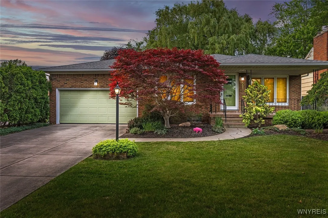 152 Bentham Parkway East, Amherst, New York 14226, Amherst, New York 14226, 2 Bedrooms Bedrooms, 8 Rooms Rooms,2 BathroomsBathrooms,Residential,Closed,152 Bentham Parkway East, Amherst, New York 14226,B1618365