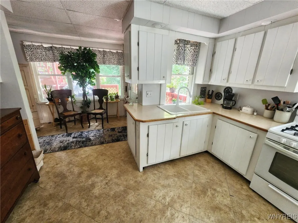 121 Broad Street, Salamanca, New York 14779, Salamanca, New York 14779, 3 Bedrooms Bedrooms, 13 Rooms Rooms,3 BathroomsBathrooms,Residential,Closed,121 Broad Street, Salamanca, New York 14779,0,B1618428