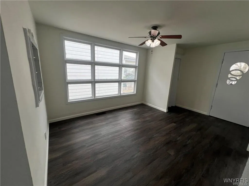 90 Jackson Avenue, Cheektowaga, New York 14212, Cheektowaga, New York 14212, 4 Bedrooms Bedrooms, 9 Rooms Rooms,1 BathroomBathrooms,Residential,For Sale,90 Jackson Avenue, Cheektowaga, New York 14212,B1618187