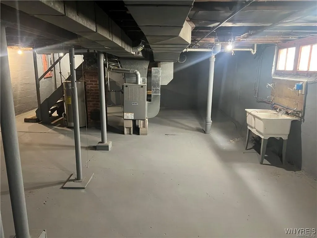 90 Jackson Avenue, Cheektowaga, New York 14212, Cheektowaga, New York 14212, 4 Bedrooms Bedrooms, 9 Rooms Rooms,1 BathroomBathrooms,Residential,For Sale,90 Jackson Avenue, Cheektowaga, New York 14212,B1618187