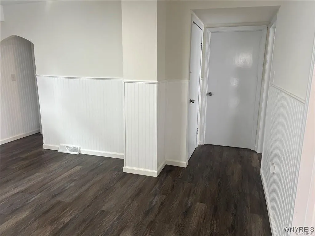 90 Jackson Avenue, Cheektowaga, New York 14212, Cheektowaga, New York 14212, 4 Bedrooms Bedrooms, 9 Rooms Rooms,1 BathroomBathrooms,Residential,For Sale,90 Jackson Avenue, Cheektowaga, New York 14212,B1618187