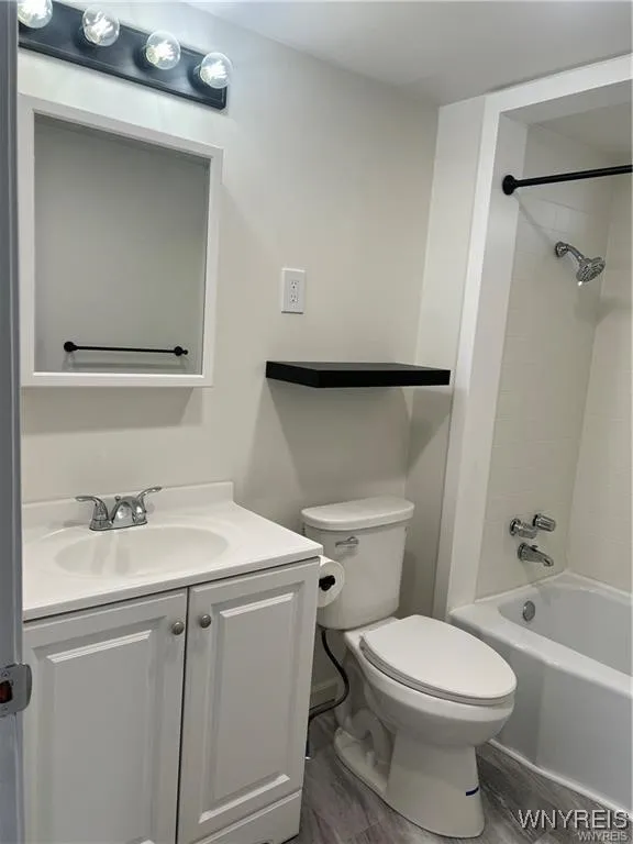 90 Jackson Avenue, Cheektowaga, New York 14212, Cheektowaga, New York 14212, 4 Bedrooms Bedrooms, 9 Rooms Rooms,1 BathroomBathrooms,Residential,For Sale,90 Jackson Avenue, Cheektowaga, New York 14212,B1618187