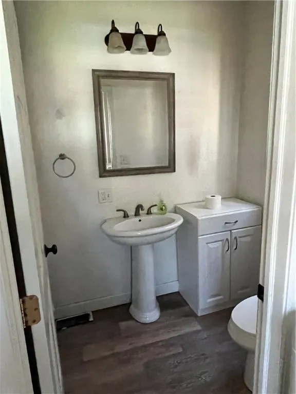 Full bathroom downstairs!