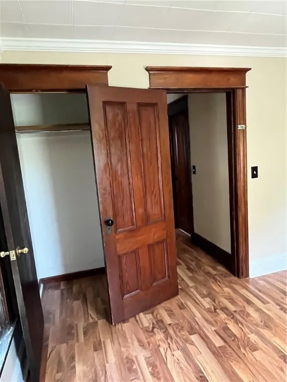 Look at that woodwork.
