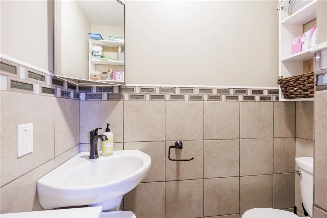 44 Troy Street, Seneca Falls, New York 13148, Seneca Falls, New York 13148, 2 Bedrooms Bedrooms, 5 Rooms Rooms,1 BathroomBathrooms,Residential,Closed,44 Troy Street, Seneca Falls, New York 13148,0,R1617690
