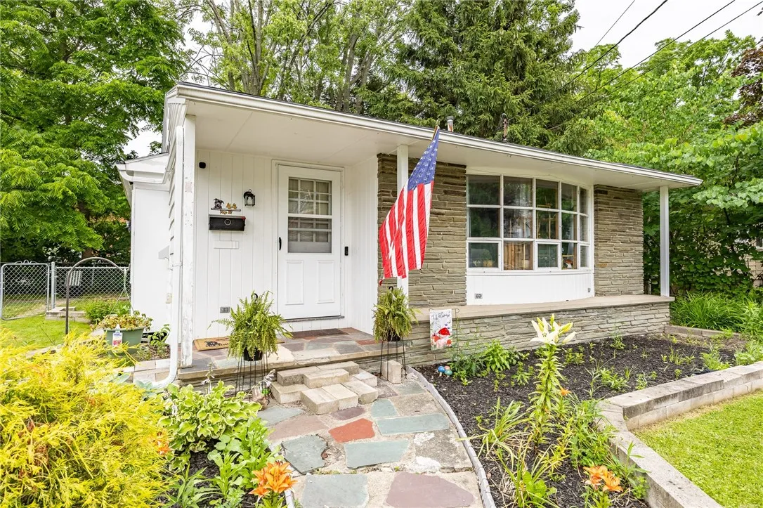 44 Troy Street, Seneca Falls, New York 13148, Seneca Falls, New York 13148, 2 Bedrooms Bedrooms, 5 Rooms Rooms,1 BathroomBathrooms,Residential,Closed,44 Troy Street, Seneca Falls, New York 13148,0,R1617690