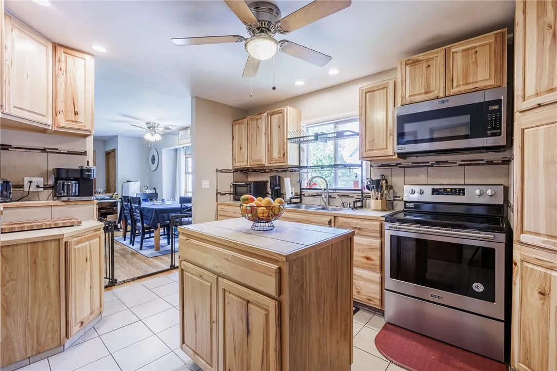 44 Troy Street, Seneca Falls, New York 13148, Seneca Falls, New York 13148, 2 Bedrooms Bedrooms, 5 Rooms Rooms,1 BathroomBathrooms,Residential,Closed,44 Troy Street, Seneca Falls, New York 13148,0,R1617690