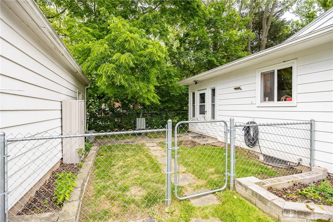 44 Troy Street, Seneca Falls, New York 13148, Seneca Falls, New York 13148, 2 Bedrooms Bedrooms, 5 Rooms Rooms,1 BathroomBathrooms,Residential,Closed,44 Troy Street, Seneca Falls, New York 13148,0,R1617690