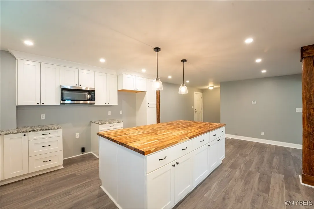 6 East And West Road, West Seneca, New York 14224, West Seneca, New York 14224, 4 Bedrooms Bedrooms, 9 Rooms Rooms,2 BathroomsBathrooms,Residential,For Sale,6 East And West Road, West Seneca, New York 14224,B1618327