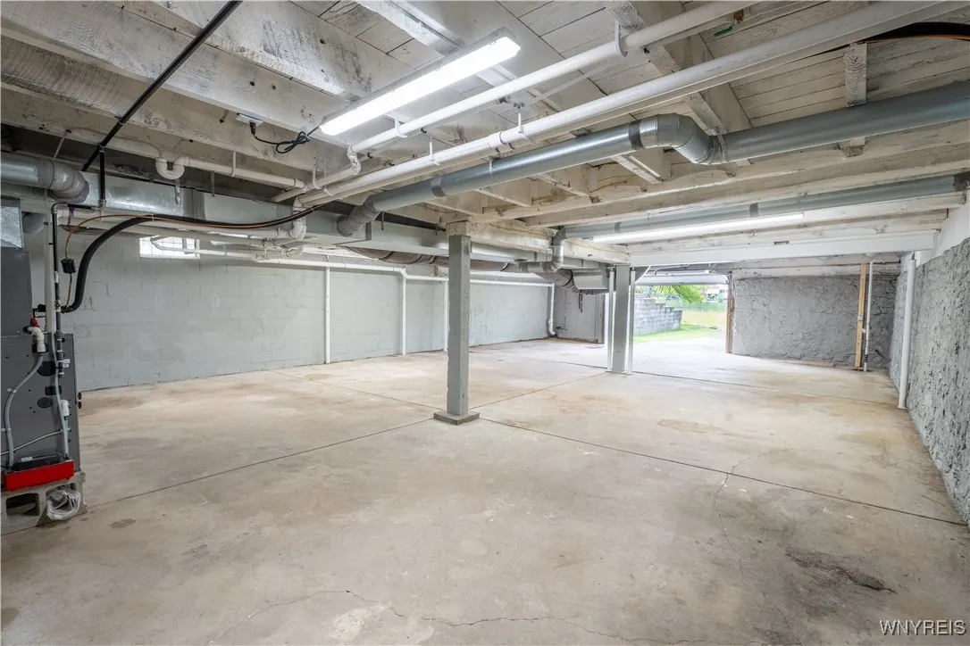 6 East And West Road, West Seneca, New York 14224, West Seneca, New York 14224, 4 Bedrooms Bedrooms, 9 Rooms Rooms,2 BathroomsBathrooms,Residential,For Sale,6 East And West Road, West Seneca, New York 14224,B1618327