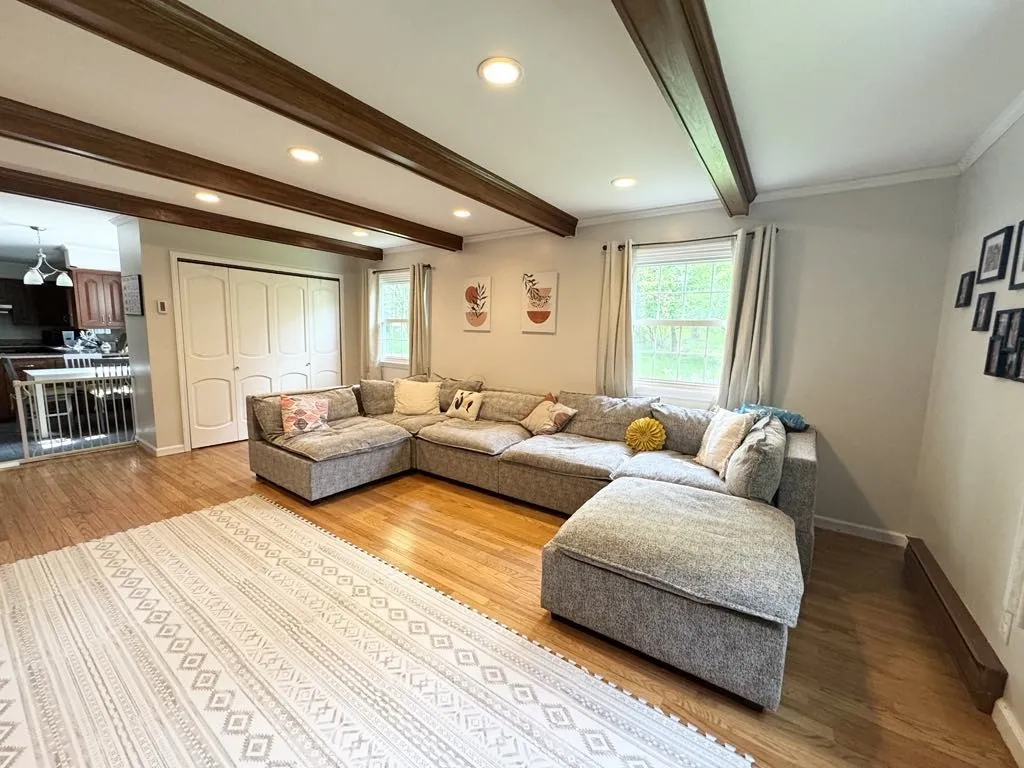 3 Fernleigh Drive, Middlefield, New York 13326, Middlefield, New York 13326, 3 Bedrooms Bedrooms, 8 Rooms Rooms,2 BathroomsBathrooms,Residential Lease,For Rent,3 Fernleigh Drive, Middlefield, New York 13326,R1615956