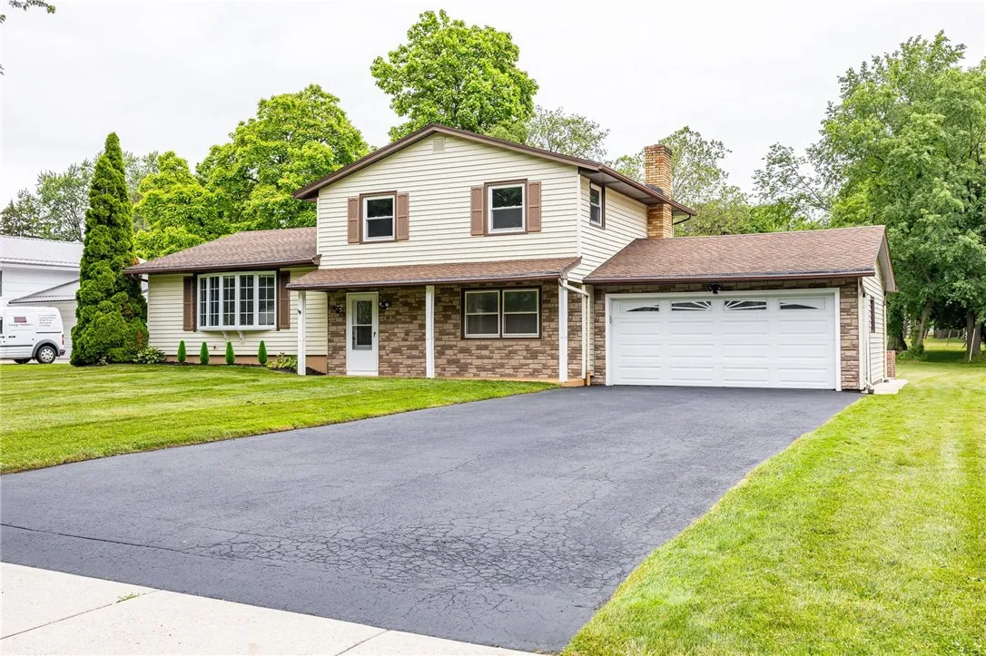 66 Berkshire Drive, Greece, New York 14626, Greece, New York 14626, 4 Bedrooms Bedrooms, 6 Rooms Rooms,2 BathroomsBathrooms,Residential,Closed,66 Berkshire Drive, Greece, New York 14626,0,R1617760