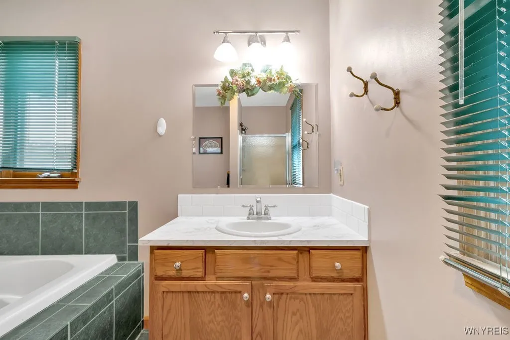 952 Three Rod Road, Alden, New York 14004, Alden, New York 14004, 3 Bedrooms Bedrooms, 7 Rooms Rooms,2 BathroomsBathrooms,Residential,Closed,952 Three Rod Road, Alden, New York 14004,B1618551