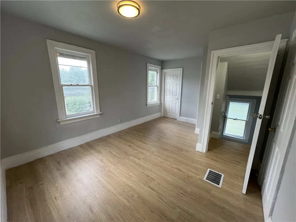 130 Lincoln Street, Rochester, New York 14605, Rochester, New York 14605, 5 Bedrooms Bedrooms, 8 Rooms Rooms,2 BathroomsBathrooms,Residential,For Sale,130 Lincoln Street, Rochester, New York 14605,R1618505