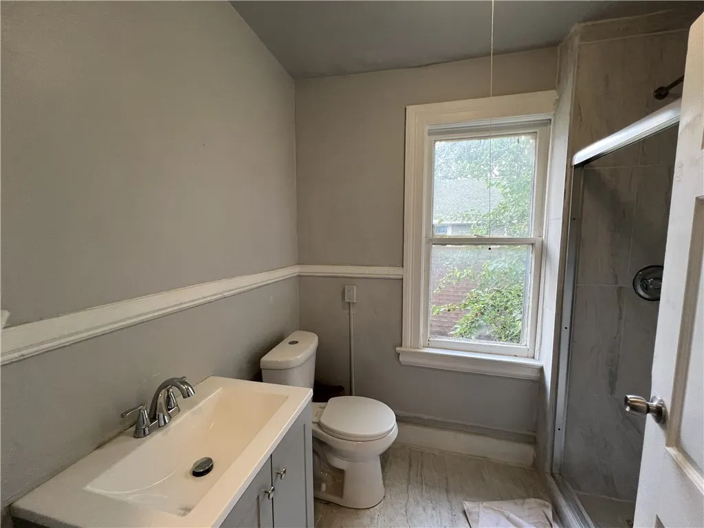 130 Lincoln Street, Rochester, New York 14605, Rochester, New York 14605, 5 Bedrooms Bedrooms, 8 Rooms Rooms,2 BathroomsBathrooms,Residential,For Sale,130 Lincoln Street, Rochester, New York 14605,R1618505