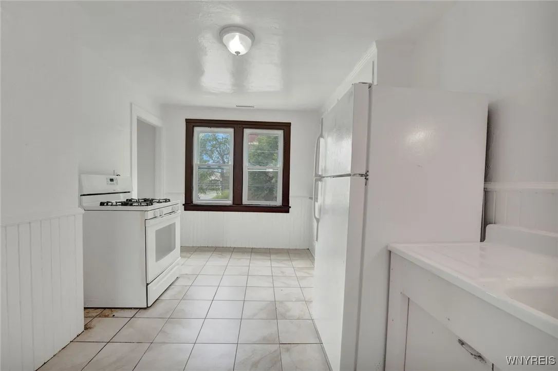 214 Ludington Street, Buffalo, New York 14206, Buffalo, New York 14206, 9 Bedrooms Bedrooms, ,3 BathroomsBathrooms,Residential,For Sale,214 Ludington Street, Buffalo, New York 14206,B1618733