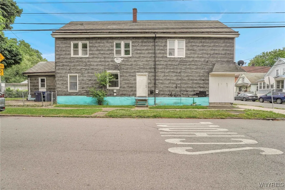 214 Ludington Street, Buffalo, New York 14206, Buffalo, New York 14206, 9 Bedrooms Bedrooms, ,3 BathroomsBathrooms,Residential,For Sale,214 Ludington Street, Buffalo, New York 14206,B1618733