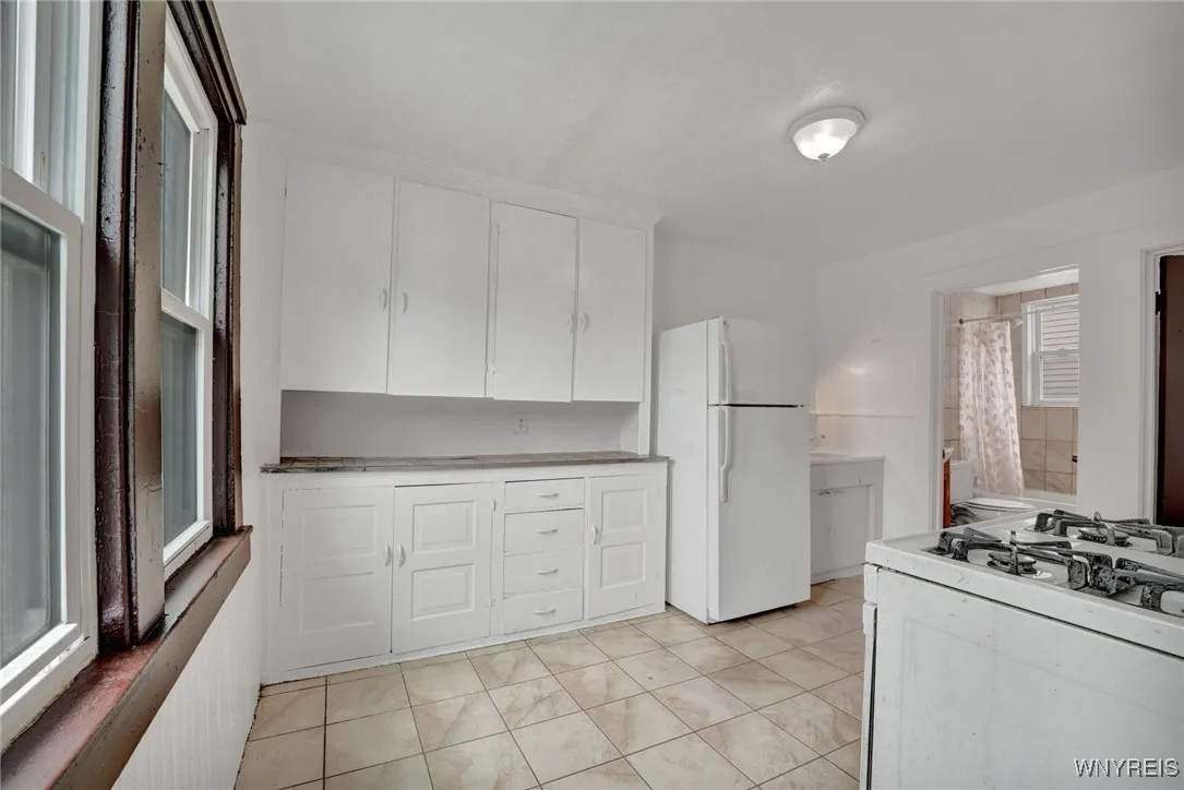 214 Ludington Street, Buffalo, New York 14206, Buffalo, New York 14206, 9 Bedrooms Bedrooms, ,3 BathroomsBathrooms,Residential,For Sale,214 Ludington Street, Buffalo, New York 14206,B1618733