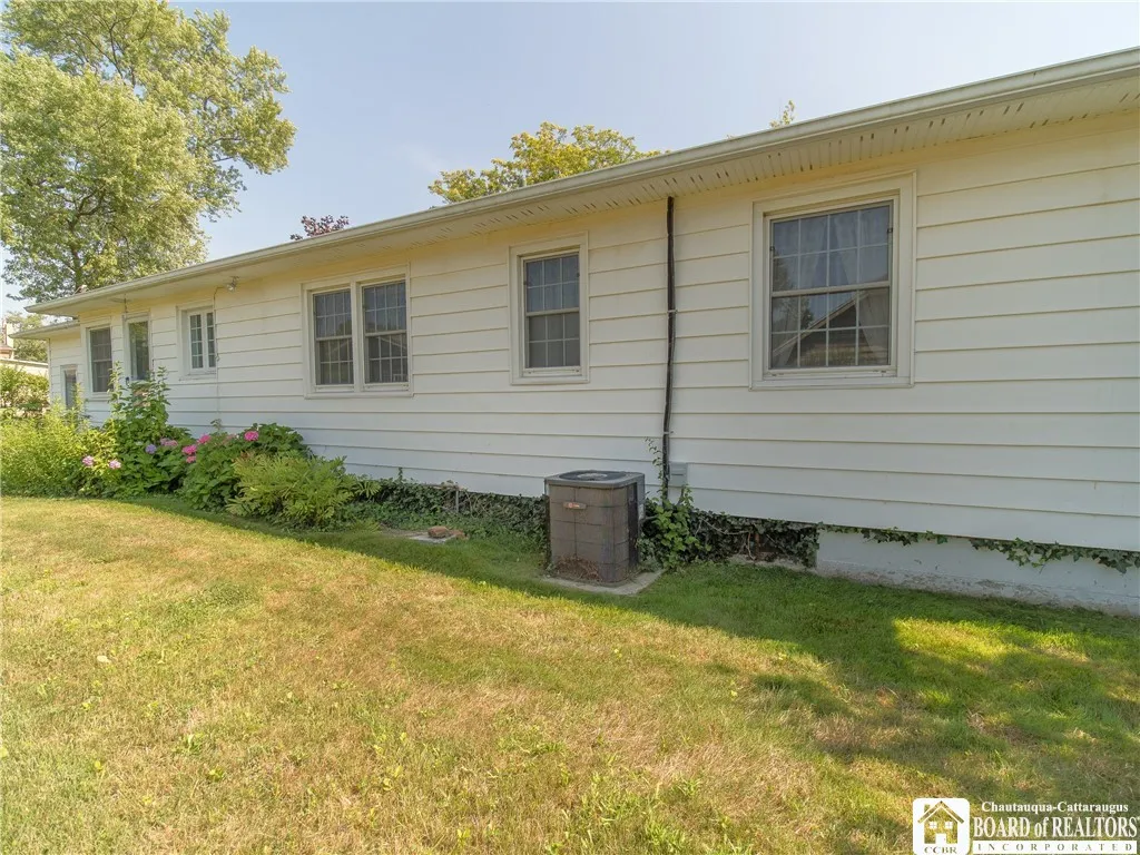 14 Wilson Avenue, Dunkirk, New York 14048, Dunkirk, New York 14048, 3 Bedrooms Bedrooms, 6 Rooms Rooms,1 BathroomBathrooms,Residential,For Sale,14 Wilson Avenue, Dunkirk, New York 14048,R1617524