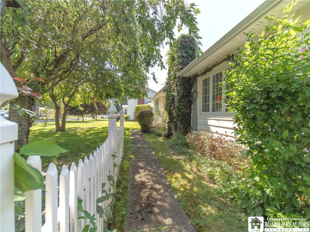 14 Wilson Avenue, Dunkirk, New York 14048, Dunkirk, New York 14048, 3 Bedrooms Bedrooms, 6 Rooms Rooms,1 BathroomBathrooms,Residential,For Sale,14 Wilson Avenue, Dunkirk, New York 14048,R1617524