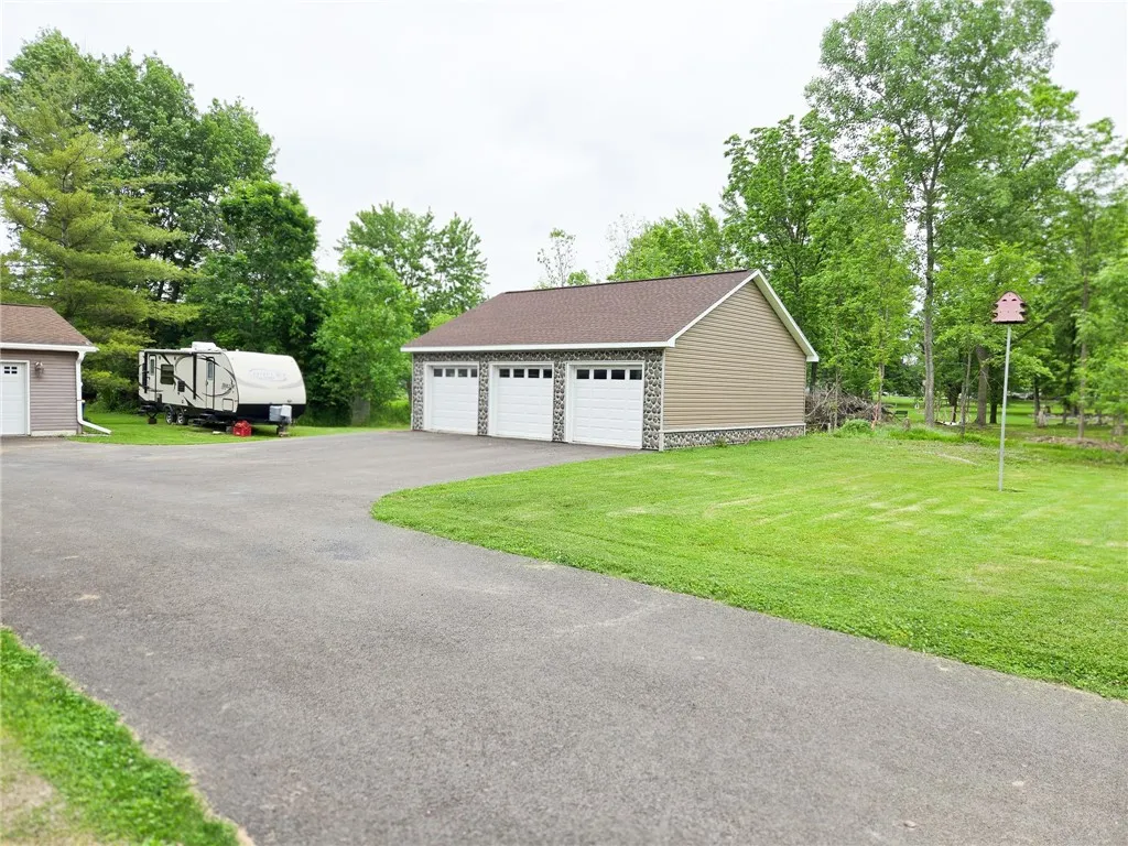 3 car garage 28 x 32