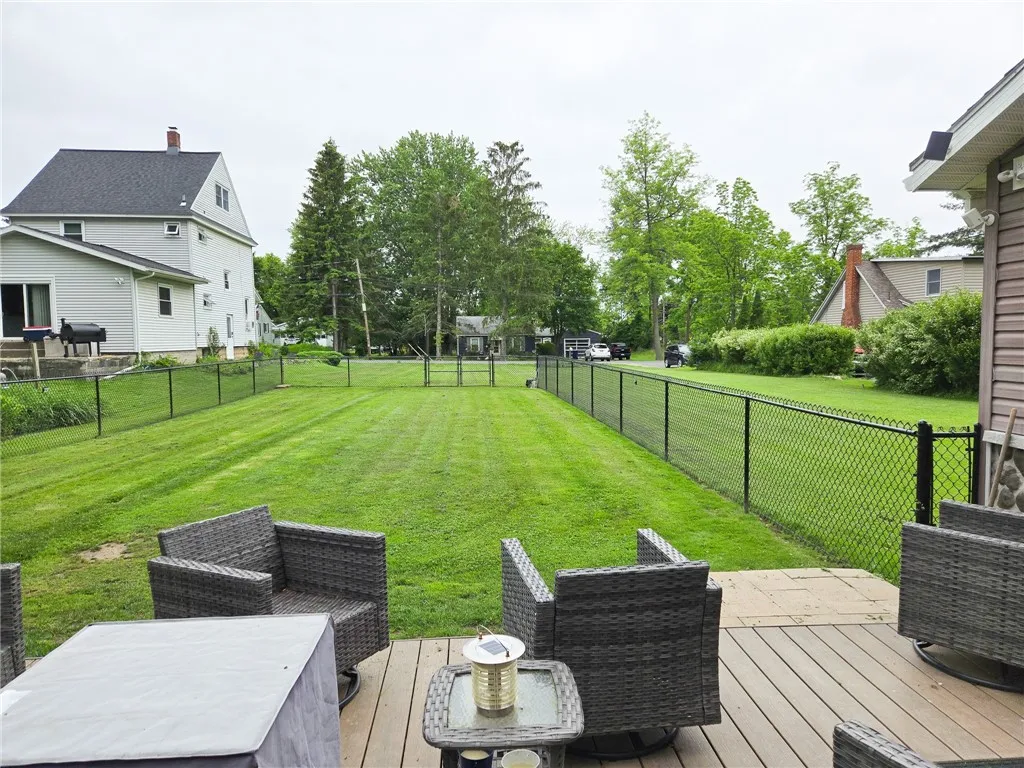 fenced yard 100 x 30