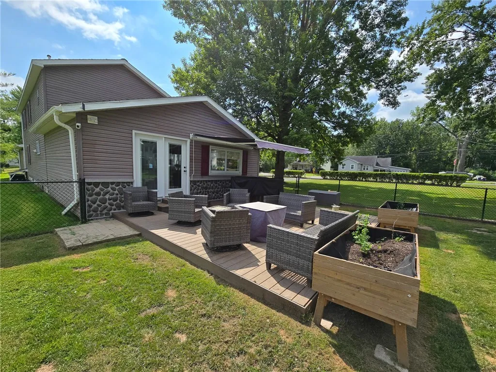 51 Second Avenue, Owasco, New York 13021, Owasco, New York 13021, 3 Bedrooms Bedrooms, 7 Rooms Rooms,2 BathroomsBathrooms,Residential,For Sale,51 Second Avenue, Owasco, New York 13021,R1616783