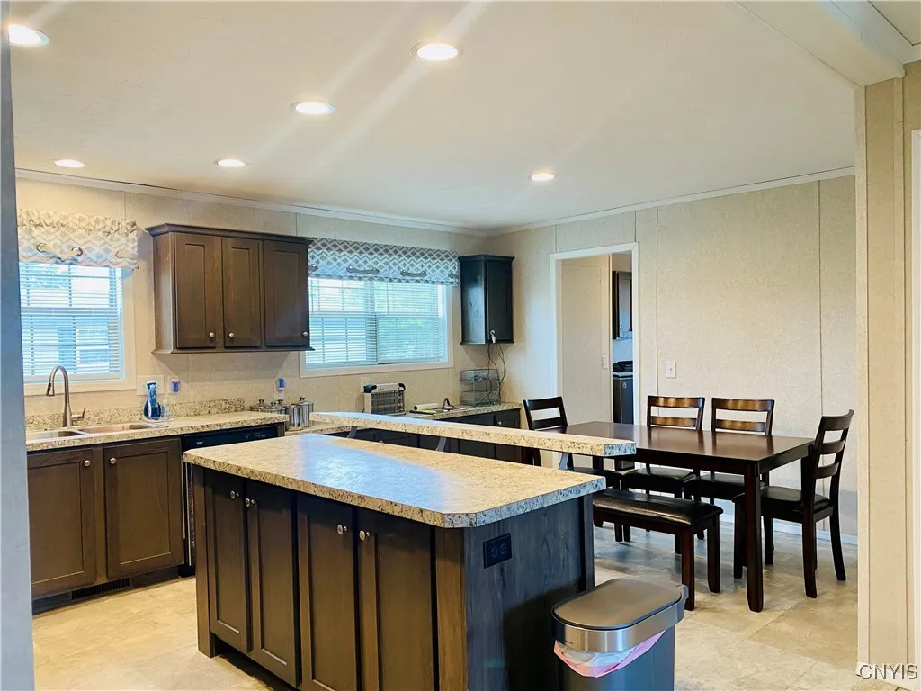 Eat in kitchen