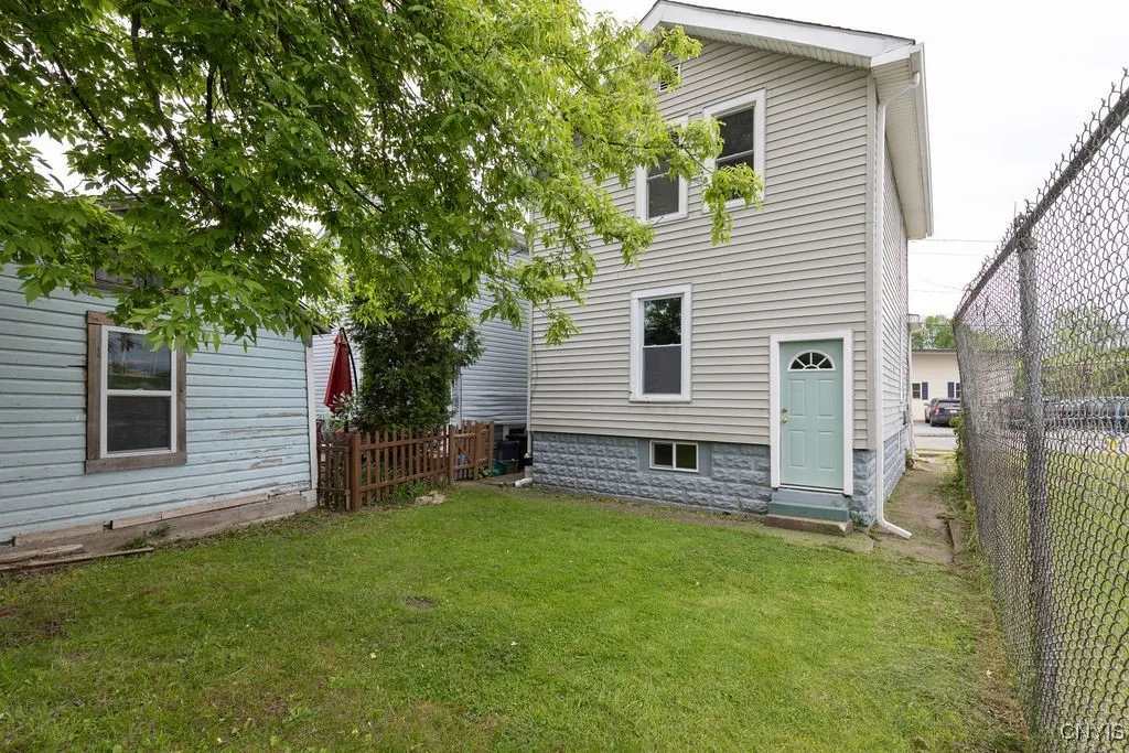303 Diamond Street, Lenox, New York 13032, Lenox, New York 13032, 3 Bedrooms Bedrooms, 6 Rooms Rooms,1 BathroomBathrooms,Residential,For Sale,303 Diamond Street, Lenox, New York 13032,S1618857