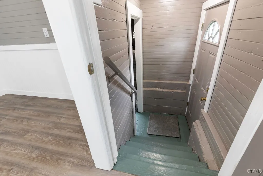 303 Diamond Street, Lenox, New York 13032, Lenox, New York 13032, 3 Bedrooms Bedrooms, 6 Rooms Rooms,1 BathroomBathrooms,Residential,For Sale,303 Diamond Street, Lenox, New York 13032,S1618857