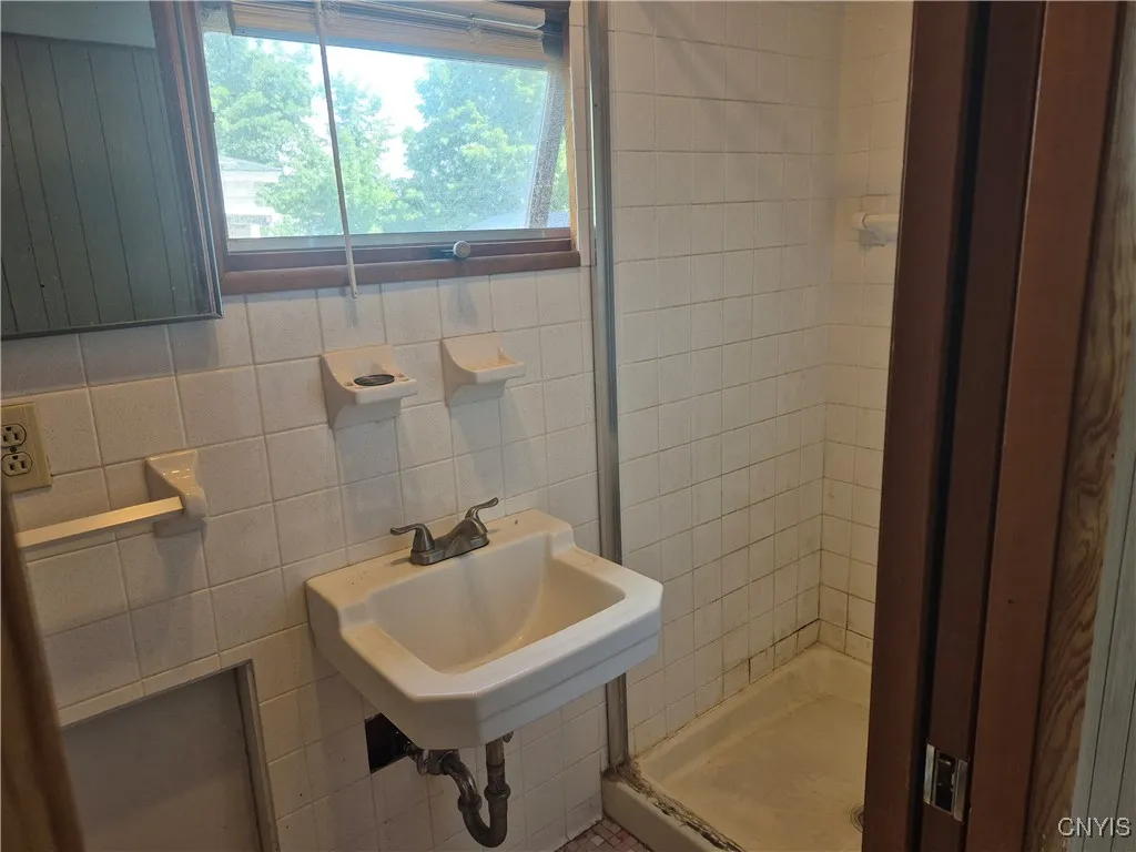 313 West 3rd Street South, Fulton, New York 13069, Fulton, New York 13069, 4 Bedrooms Bedrooms, 8 Rooms Rooms,2 BathroomsBathrooms,Residential,For Sale,313 West 3rd Street South, Fulton, New York 13069,S1618885