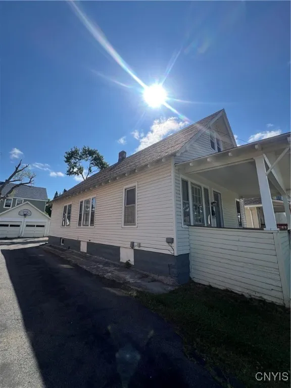 422 James Street, Utica, New York 13501, Utica, New York 13501, 4 Bedrooms Bedrooms, 9 Rooms Rooms,2 BathroomsBathrooms,Residential,For Sale,422 James Street, Utica, New York 13501,S1618151