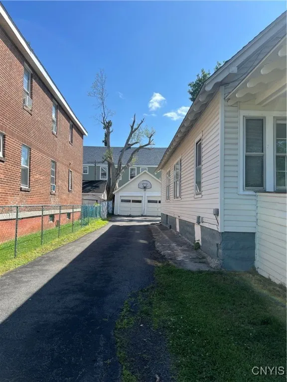 422 James Street, Utica, New York 13501, Utica, New York 13501, 4 Bedrooms Bedrooms, 9 Rooms Rooms,2 BathroomsBathrooms,Residential,For Sale,422 James Street, Utica, New York 13501,S1618151