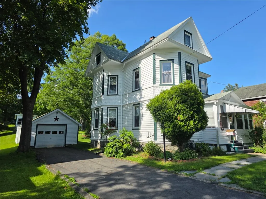 77 Vestal Avenue, Hancock, New York 13783, Hancock, New York 13783, 3 Bedrooms Bedrooms, 8 Rooms Rooms,2 BathroomsBathrooms,Residential,For Sale,77 Vestal Avenue, Hancock, New York 13783,R1618873