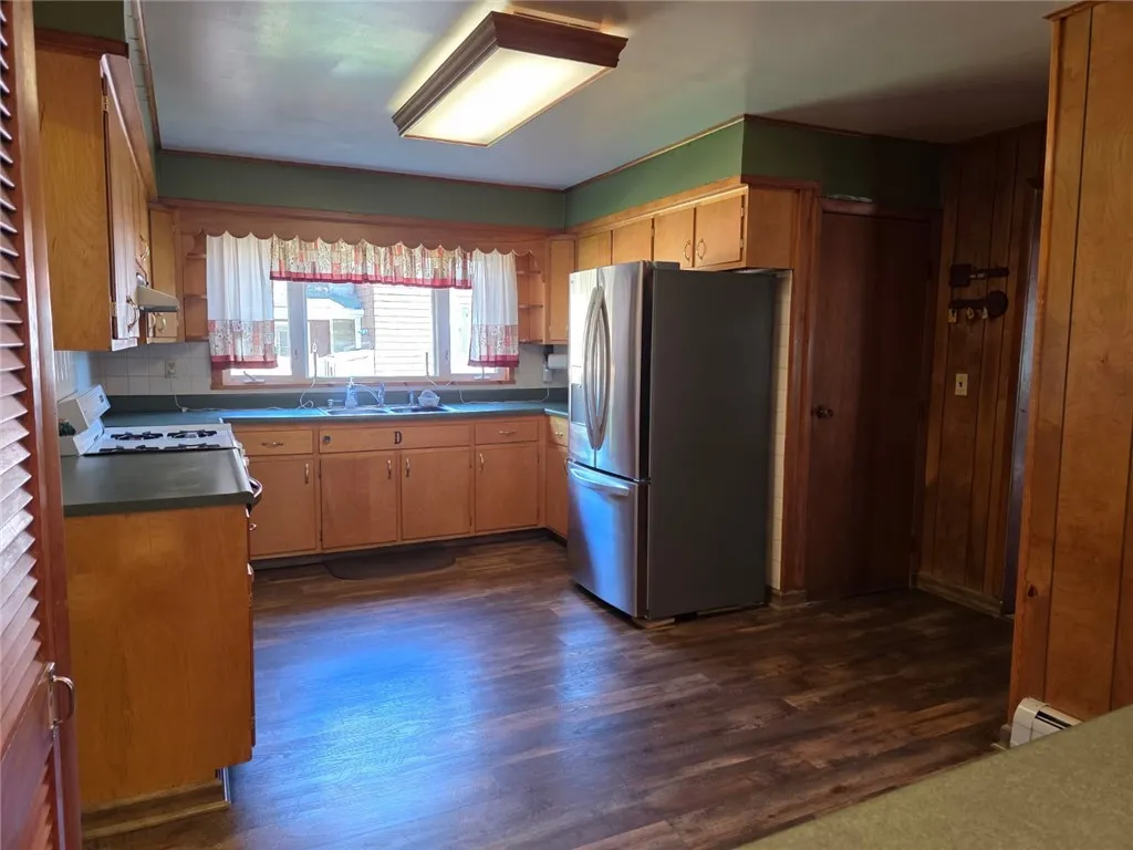 77 Vestal Avenue, Hancock, New York 13783, Hancock, New York 13783, 3 Bedrooms Bedrooms, 8 Rooms Rooms,2 BathroomsBathrooms,Residential,For Sale,77 Vestal Avenue, Hancock, New York 13783,R1618873