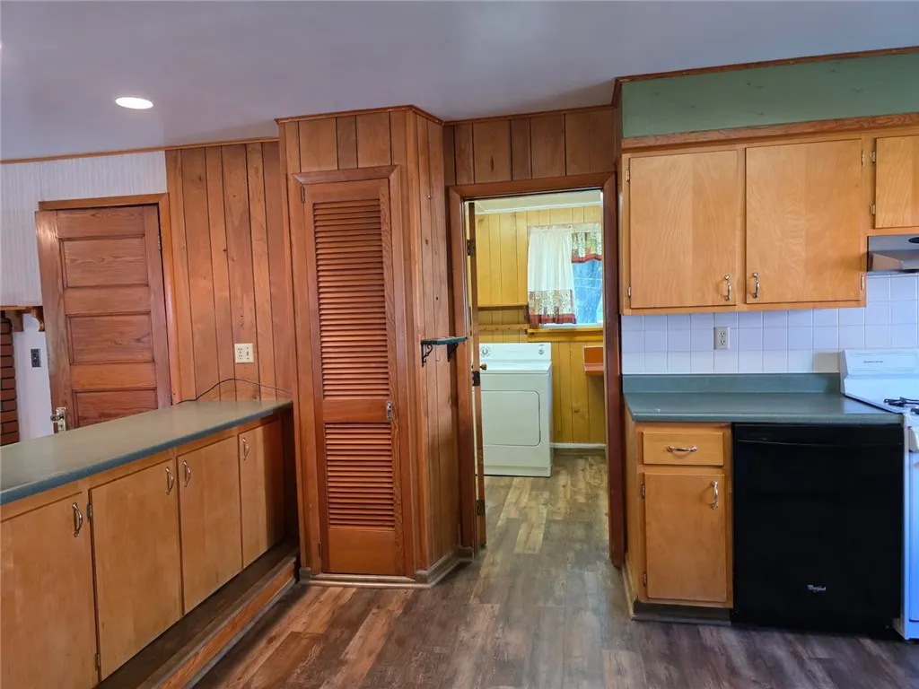 77 Vestal Avenue, Hancock, New York 13783, Hancock, New York 13783, 3 Bedrooms Bedrooms, 8 Rooms Rooms,2 BathroomsBathrooms,Residential,For Sale,77 Vestal Avenue, Hancock, New York 13783,R1618873